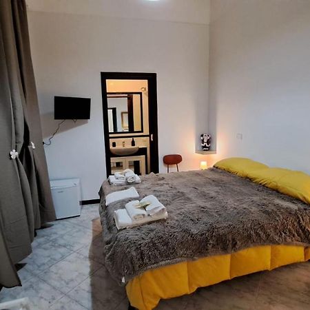 Aurora E Dad Naples Center B&B Екстер'єр фото