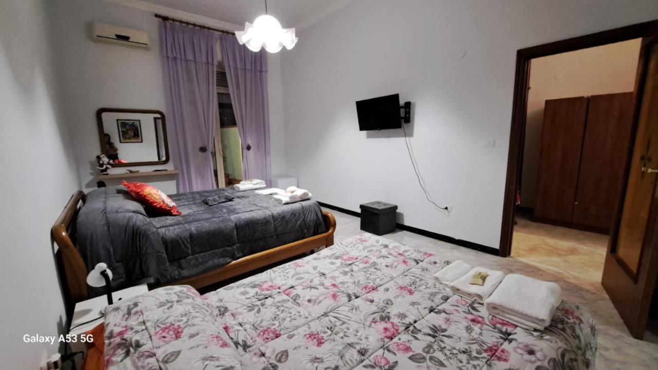 Aurora E Dad Naples Center B&B Екстер'єр фото