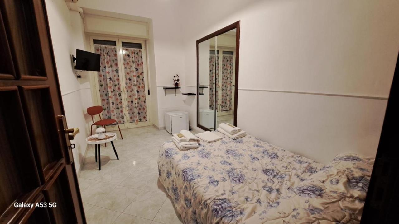 Aurora E Dad Naples Center B&B Екстер'єр фото