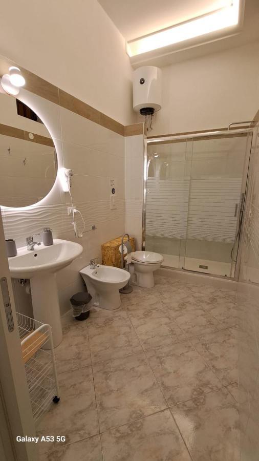 Aurora E Dad Naples Center B&B Екстер'єр фото