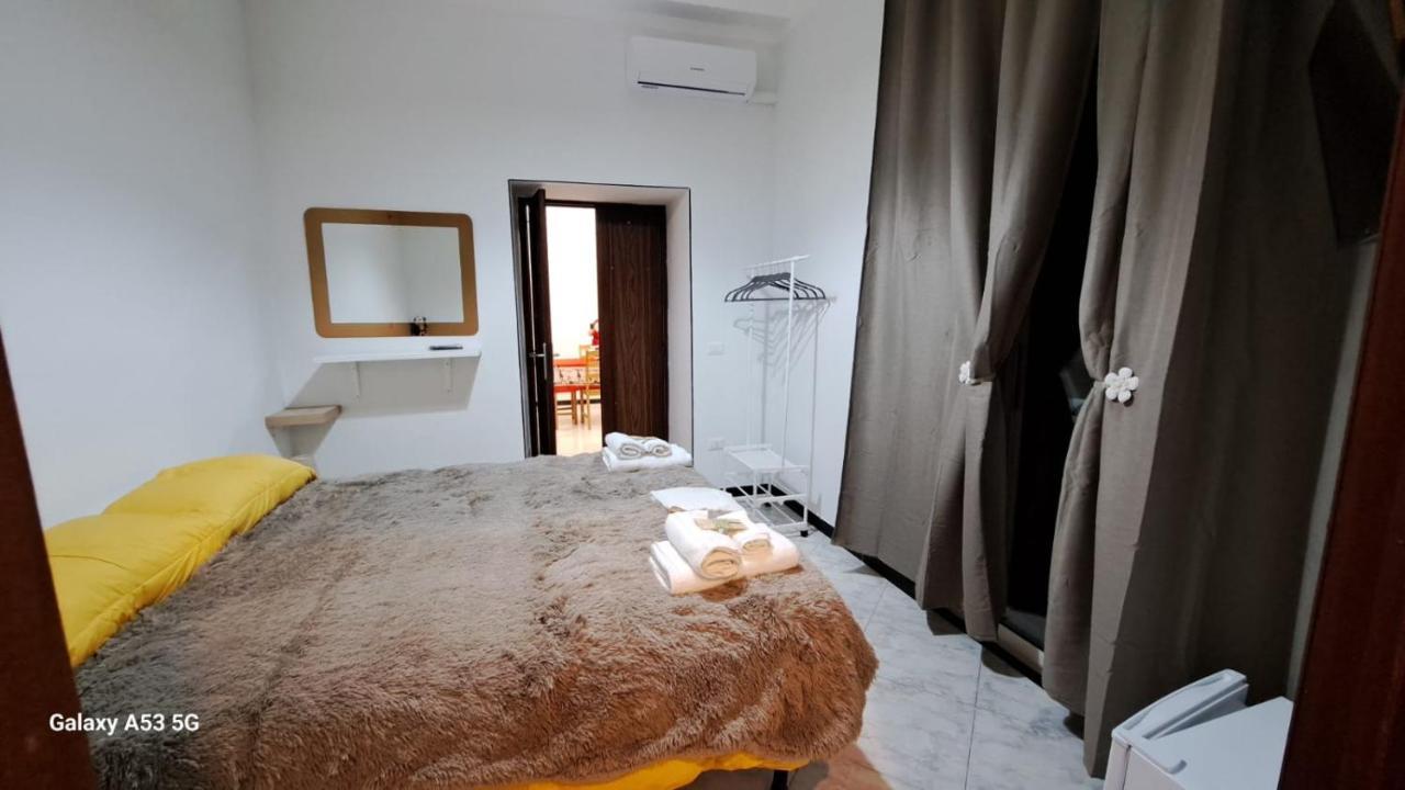 Aurora E Dad Naples Center B&B Екстер'єр фото